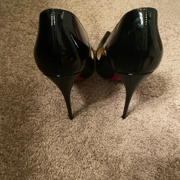 Christian Louboutin So Kate Pumps - Picture 3 of 8